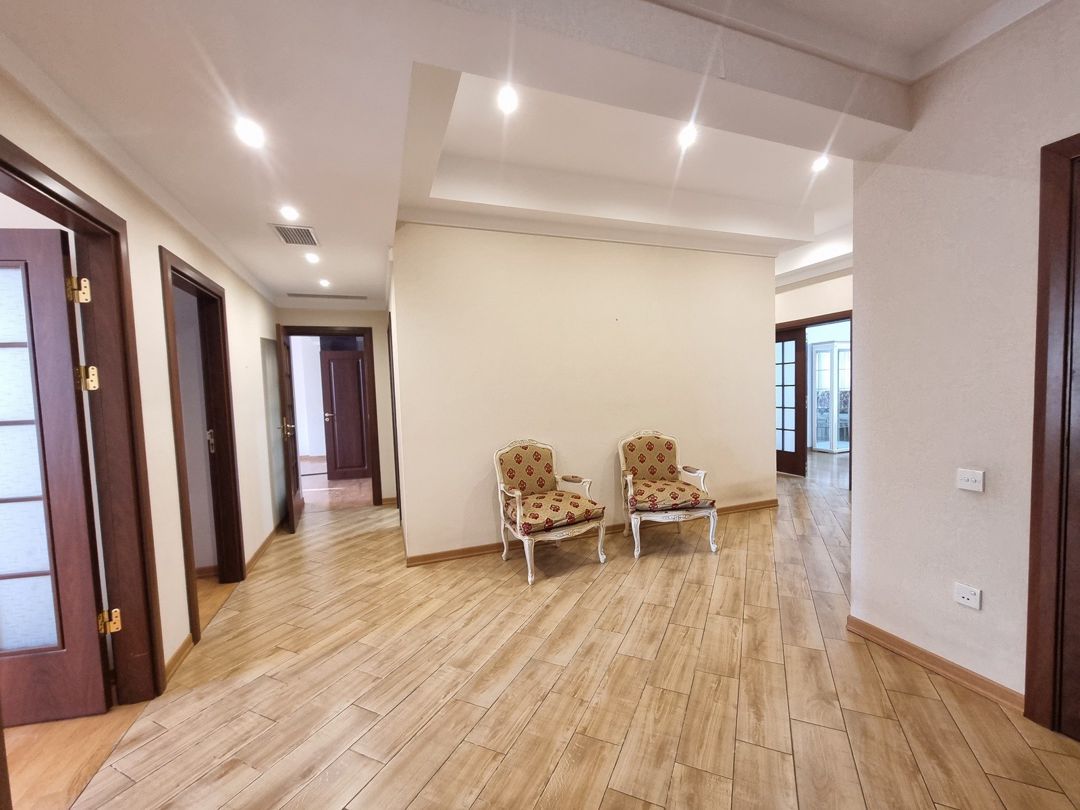 Satılır 4 otaqlı yeni tikili 185 m² — Mənzil, Bakı (10)