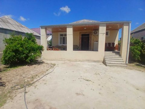 Satılır 4 otaqlı həyət evi/bağ evi 130 m² — Bakı