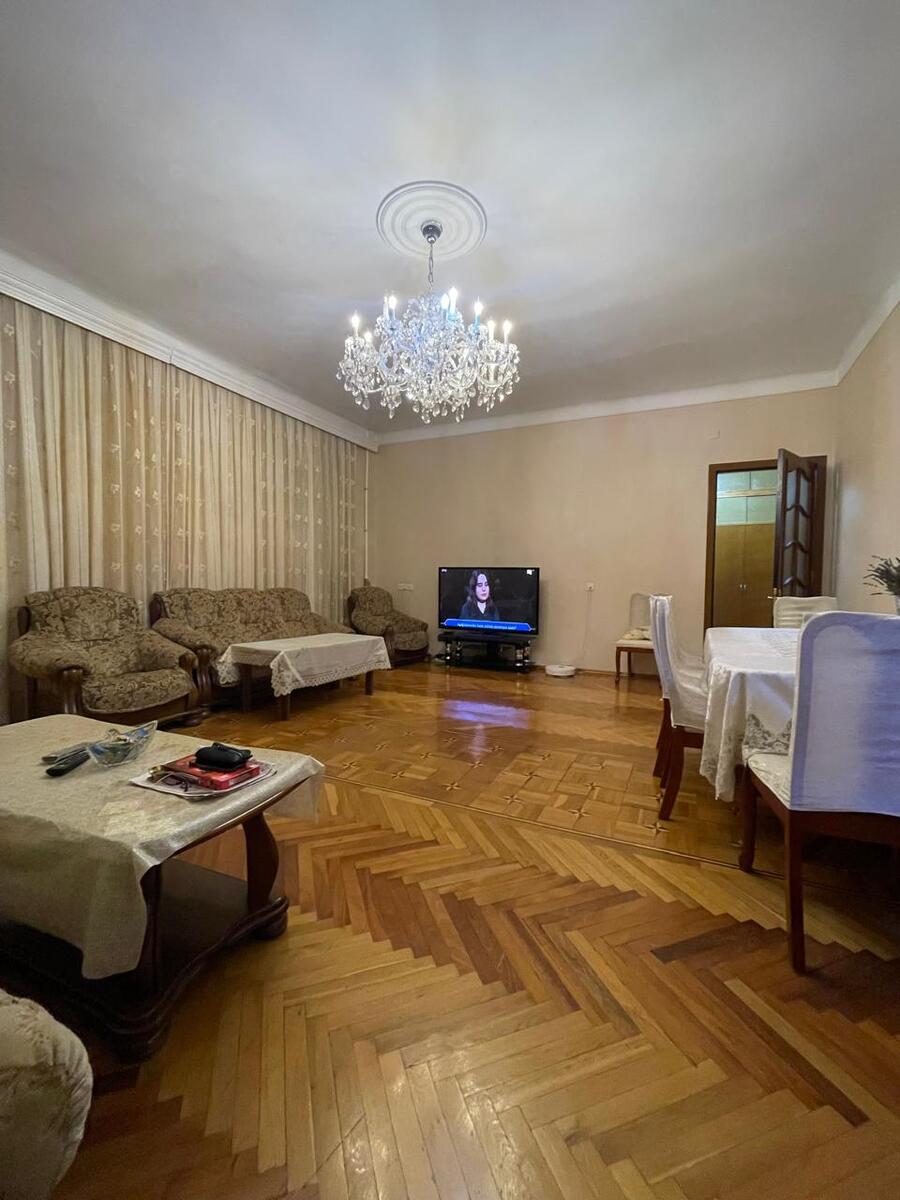 Satılır 5 otaqlı köhnə tikili 140 m² — Mənzil, Bakı (7)