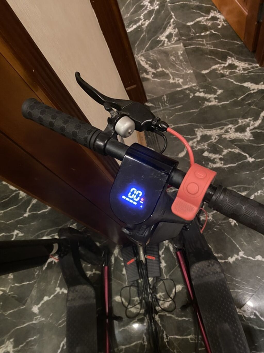 X8 elektrikli skuter. İdeal vəziyyətdədir. Arxa təkər partlamayan — Skuterlər, Gədəbəy (3)