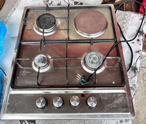 Qaz-elektrik kombinə edilmiş plitə (bord turu) - 4 göz: 3 qaz ocağı + — Bakı