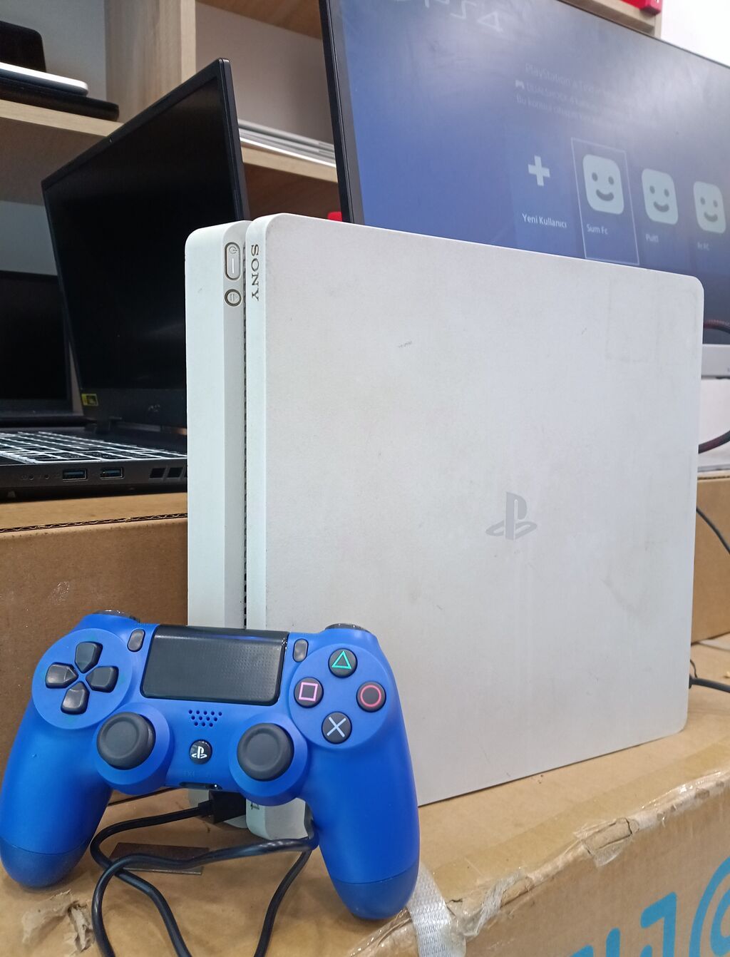 Sony PlayStation 4 Slim (ağ rəng) oyun konsolu - Model: PS4 Slim — Oyun konsolları, Bakı