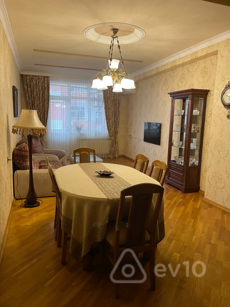 3 otaqlı mənzil, 118 m², Xetai metro — kirayə — Bakı