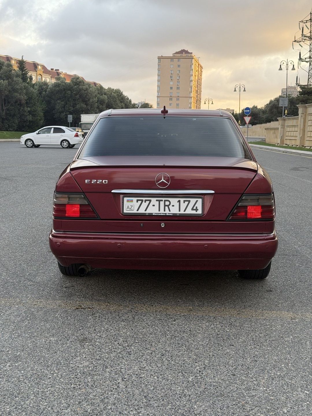Mercedes E 200, 1994 il 77-TR-174 — Avtomobillər, Bakı (2)