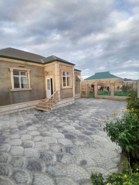 Qala qəs. 4 otaqlı, 110 kv. m, Kredit yoxdur, Orta təmir — Bakı