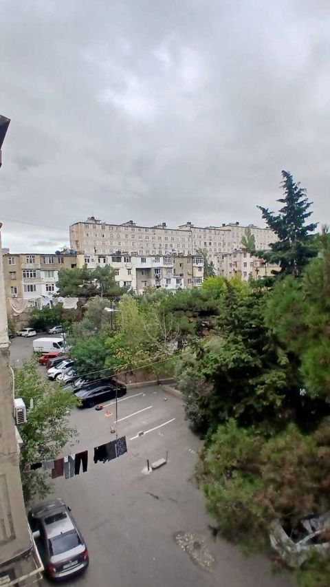 Satılır 2 otaqlı köhnə tikili 50 m² — Apartment