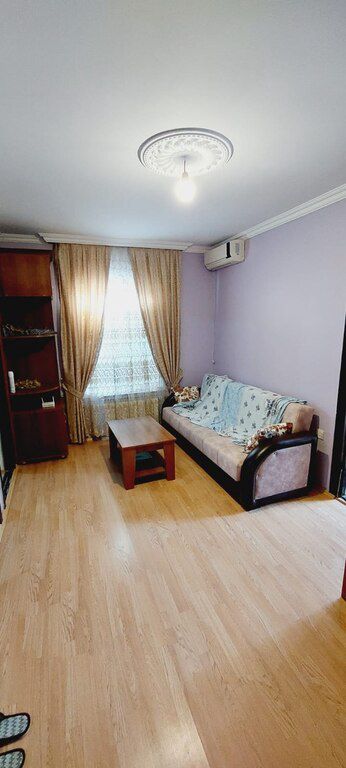 Həyət evi, Səbail r — Bakı