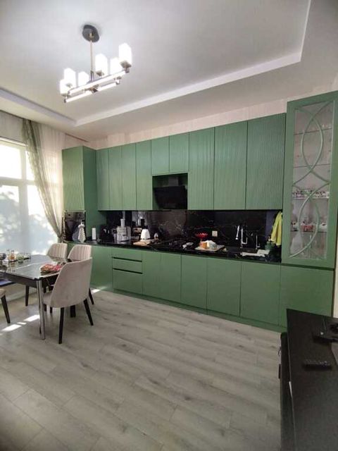 Satılır 4 otaqlı həyət evi/bağ evi 280 m² — Bakı