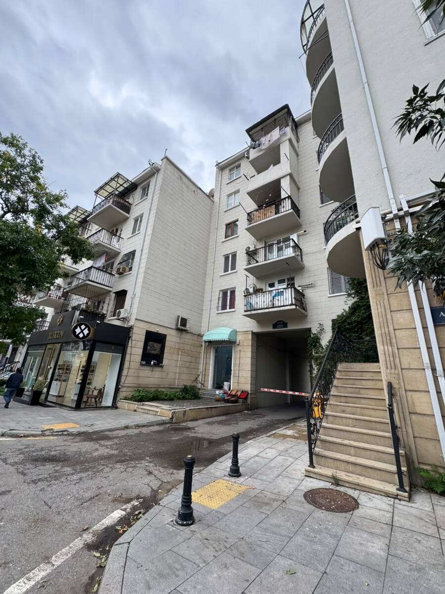 Satılır 2 otaqlı köhnə tikili 50 m² — Mənzil, Bakı (2)
