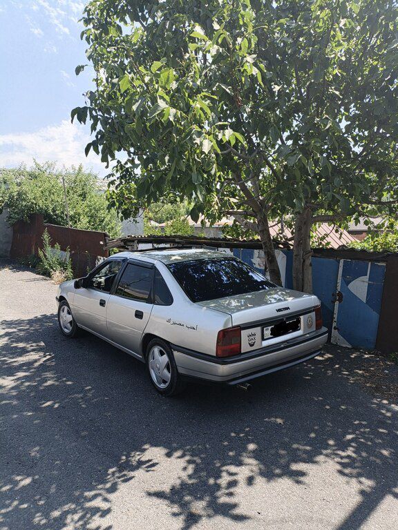 Opel Vectra, 1.8 L, 1990 il, 165 000 km — Avtomobillər, Qax (2)