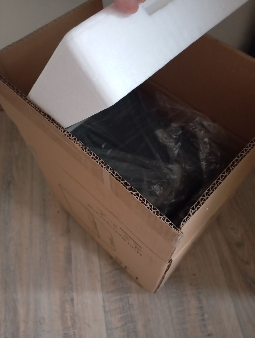 Təzə Mini soyuducu/isitmə funksiyalı termoelektrik cihaz kosmetika — Avtomobil üçün soyducu, Bakı (5)