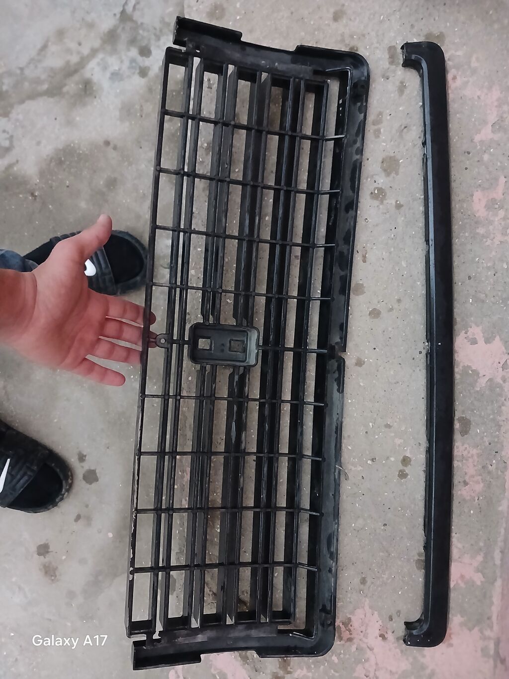 VAZ 2107 radiator barmaqlığı maşının üsdünnən çıxıb — Kuzov hissələri, Sumqayıt (2)