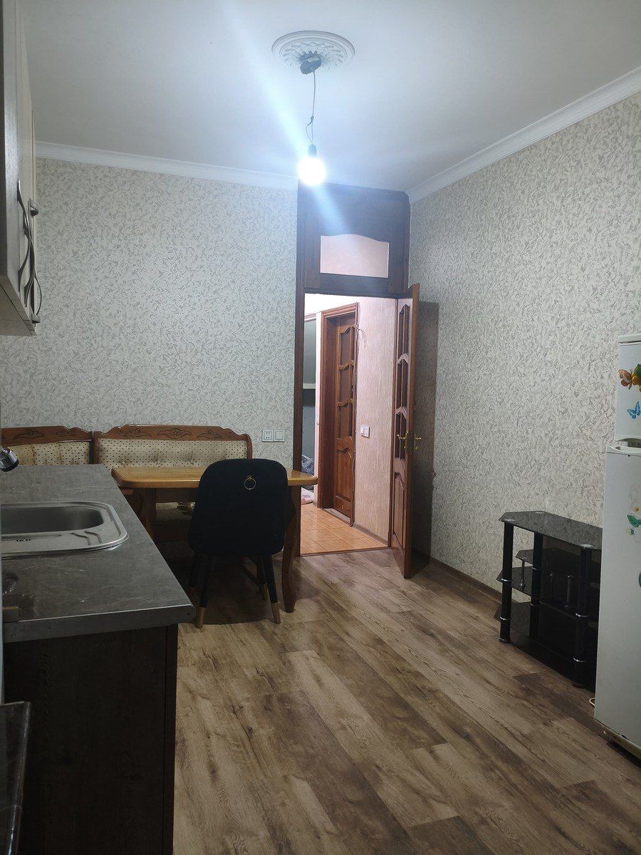 İcarəyə verilir 2 otaqlı köhnə tikili 75 m² — Mənzil, Bakı (8)