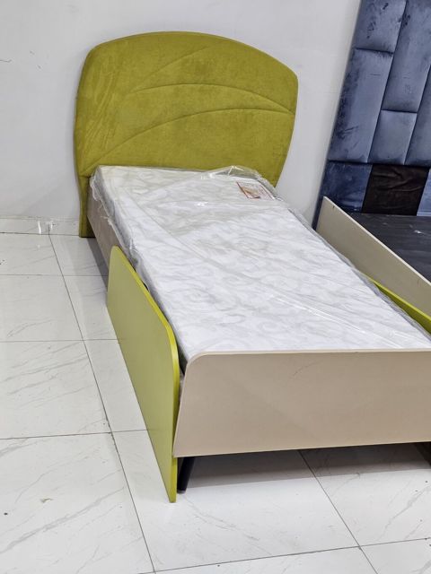 *Carpayı satılır* Ideal vezıyyetde Qıymet 150 - azn *Catdırlma — Bakı