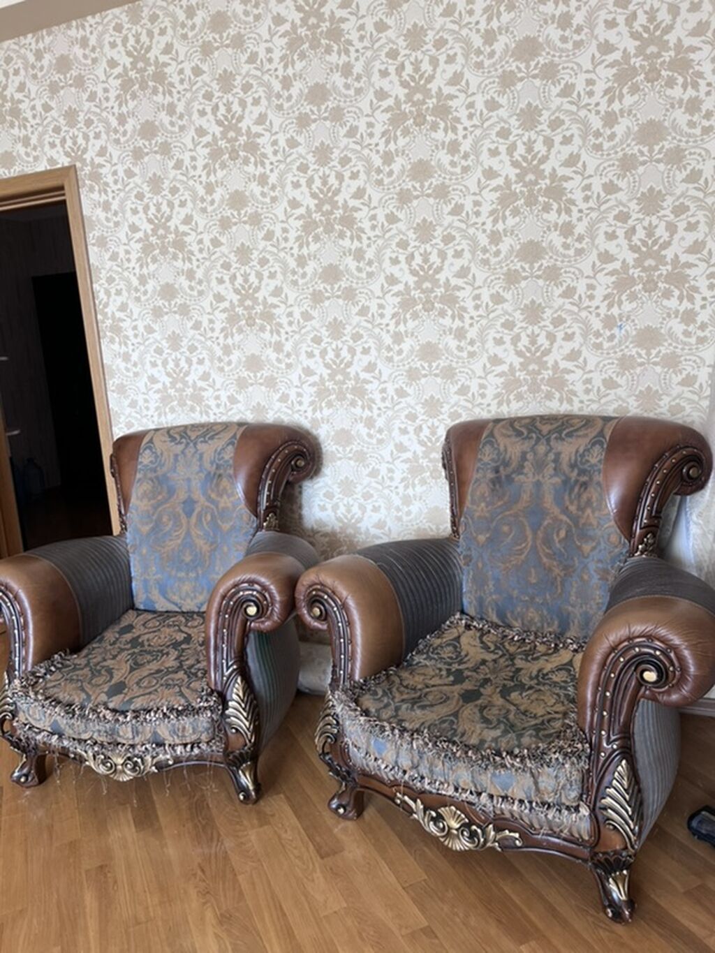 Klassik üslubda mebel dəsti - Dəst: 1 ədəd üçnəfərlik divan, 2 ədəd — Yumşaq mobilya dəstləri, Bakı (5)