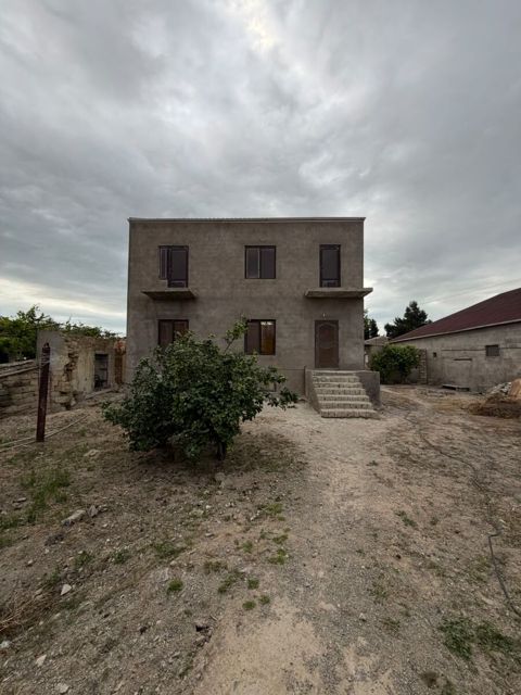 Satılır 5 otaqlı həyət evi/bağ evi 300 m² — Bakı