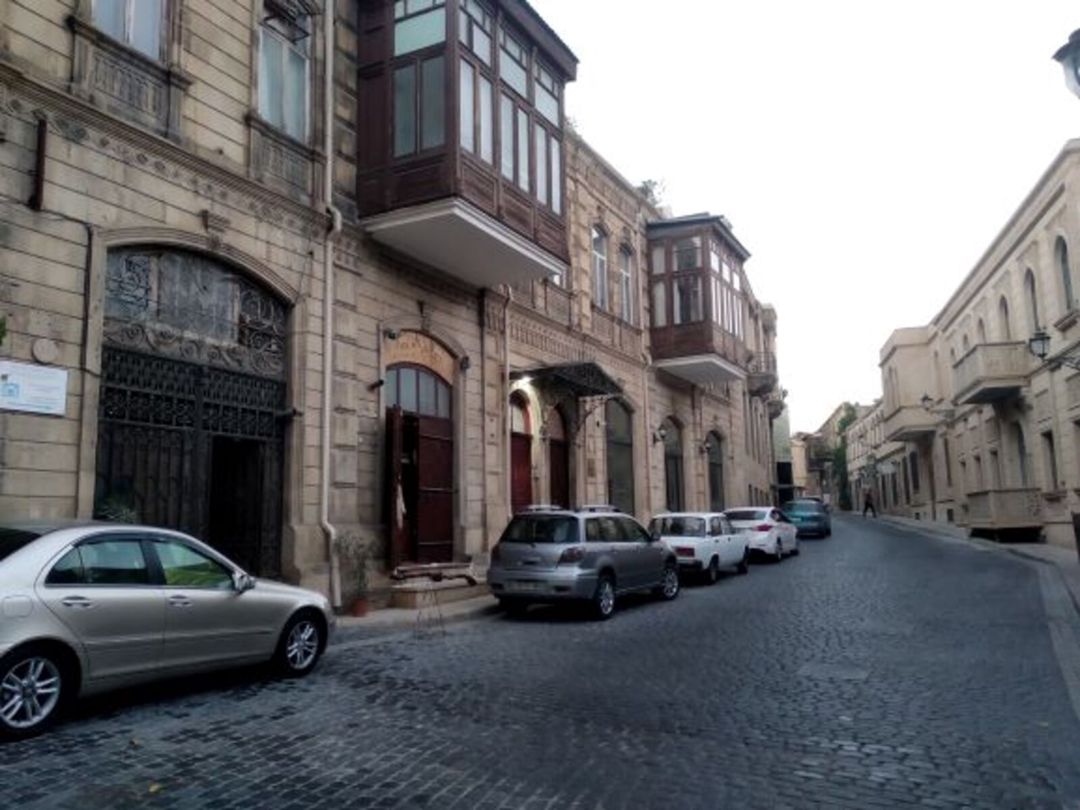 Satılır 4 otaqlı köhnə tikili 120 m² — Mənzil, Bakı (3)