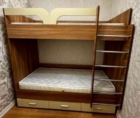 İki mərtəbəli uşaq/yataq dəsti - Material: ağac teksturalı laminat — 190 ₼ · Bakı · Yataqlar İki mərtəbəli uşaq/yataq dəsti - Material: ağac teksturalı laminat — Bakı