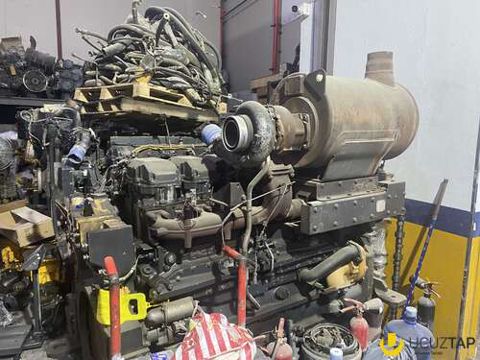 Mühərrik komatsu hissələri 6D125-3 6D125-5 engine — Bakı