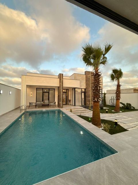 Satılır 5 otaqlı həyət evi/bağ evi 220 m² — Bakı