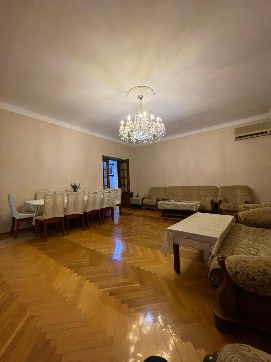 Satılır 5 otaqlı köhnə tikili 140 m² — Mənzil, Bakı (5)