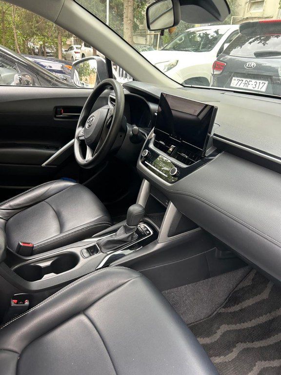 Toyota Corolla Cross, 2.0 L, 1.31 kWh, 2025 il, 13 800 km — Avtomobillər, Bakı (4)
