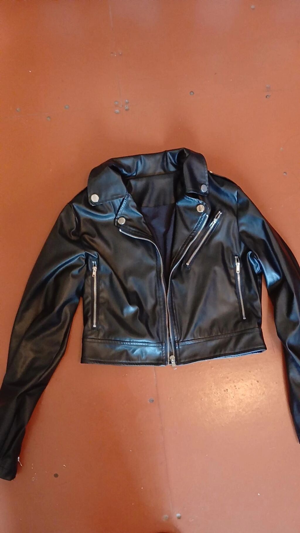 Nadir model – eko‑dəri qadın “cropped” biker gödəkçə - Material — Jaketlər, Bərdə (4)