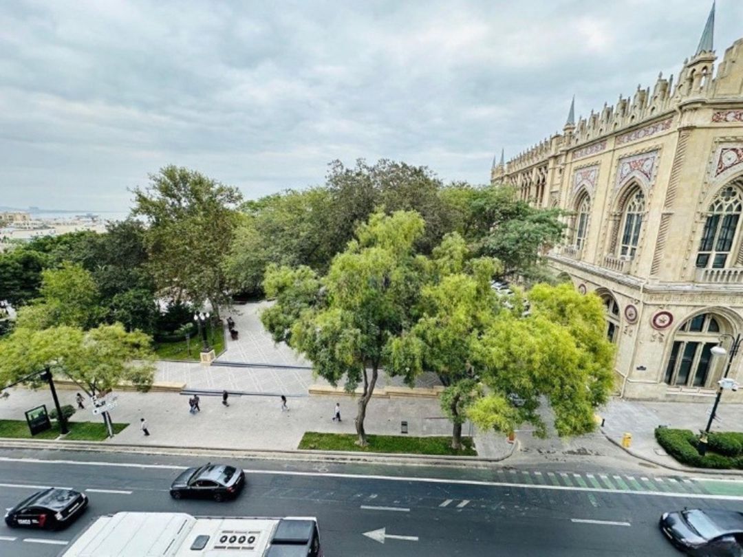 Satılır 4 otaqlı köhnə tikili 110 m² — Mənzil, Bakı (2)