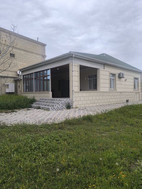 Satılır 3 otaqlı həyət evi/bağ evi 120 m² — Bakı