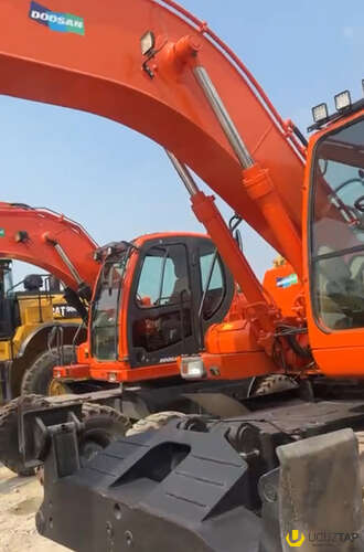 Tekerli ekskavator 8 Təkər hyundai doosan — EKSKAVATOR -AVTOKAR KATOK KON BULDOZER EHTIYAT HIS — Ekskavatörler