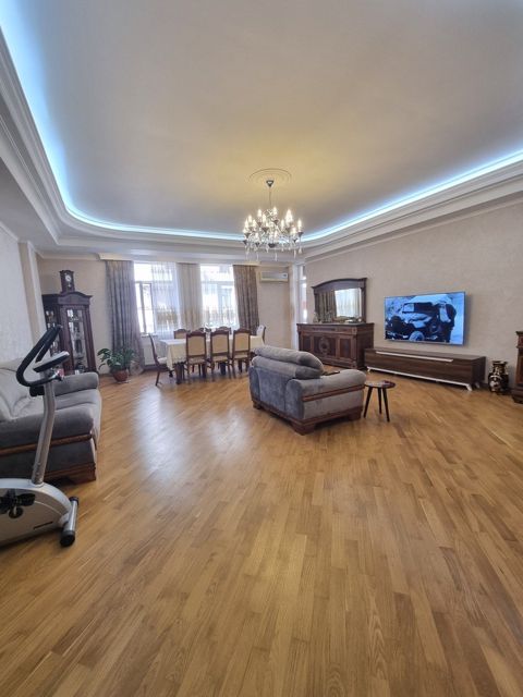 Satılır 3 otaqlı yeni tikili 156 m² — Bakı