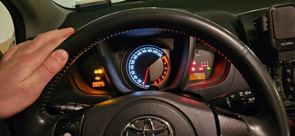 Toyota Urban Cruiser, 1.4 L, 2010 il, 267 000 km 77-XC-476 — Avtomobillər, Bakı (8)
