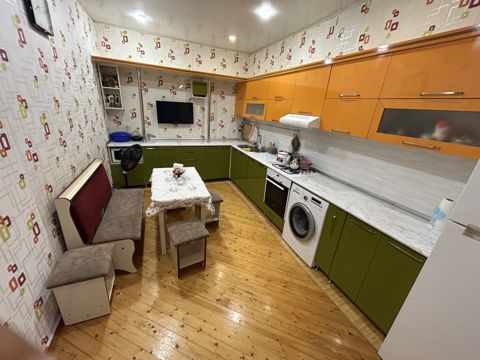 Satılır 4 otaqlı həyət evi/bağ evi 140 m² — Bakı