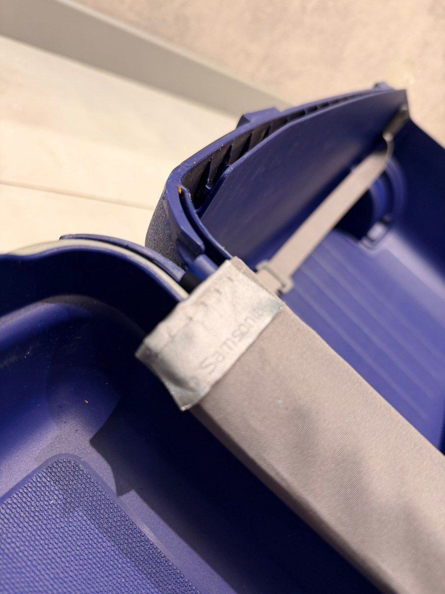Çamadan Samsonite — Şəxsi əşyalar, Bakı (6)