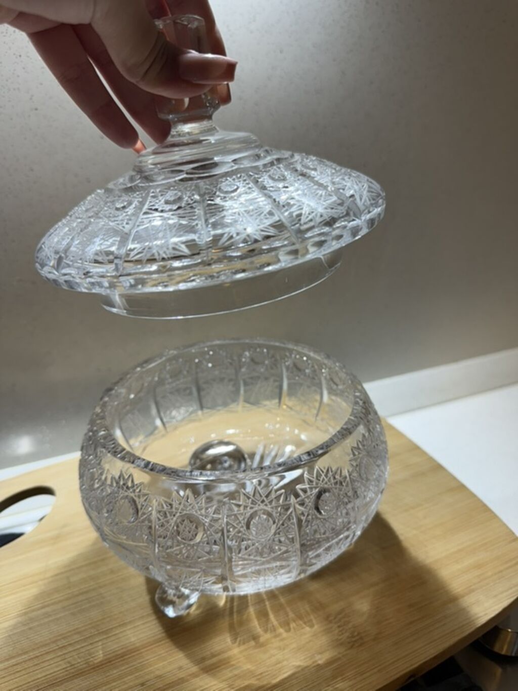 Kəsimli şüşə/qədih kristal qab – qapaqlı, üçayaqlı - Material: qalın — Süfrə qabı, Bakı (2)