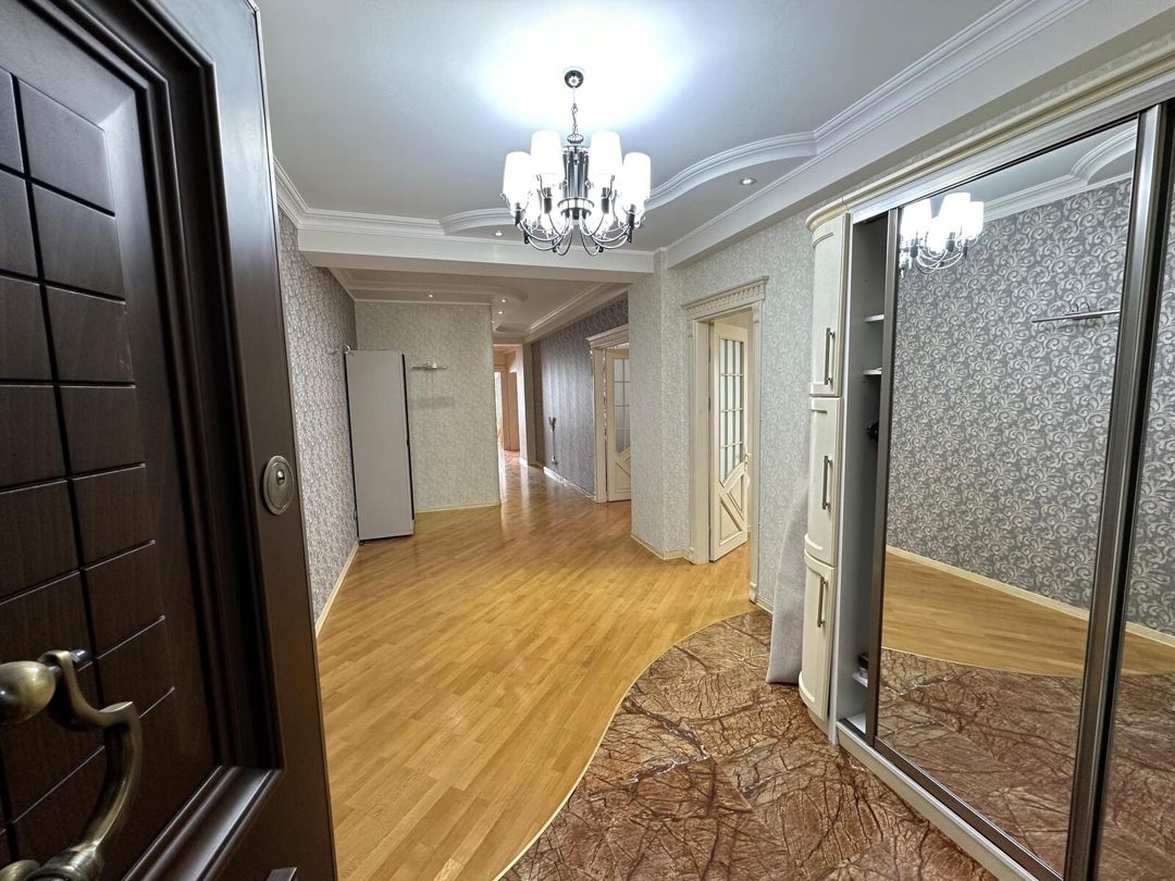 İcarəyə verilir 4 otaqlı yeni tikili 195 m² — Mənzil, Bakı (2)