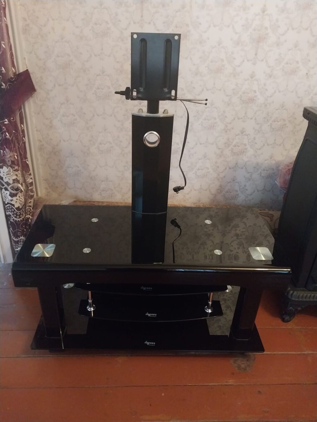 Televizor altlığı veziyeti yaxşıdır — Mebel, Göyçay