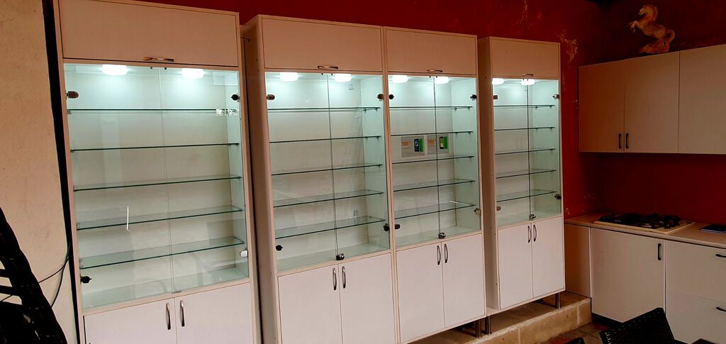 Mağaza vitrin dolabları – şüşəli, işıqlı, açarlı - Tip: vitrin dolab — Mebel, Xırdalan (2)
