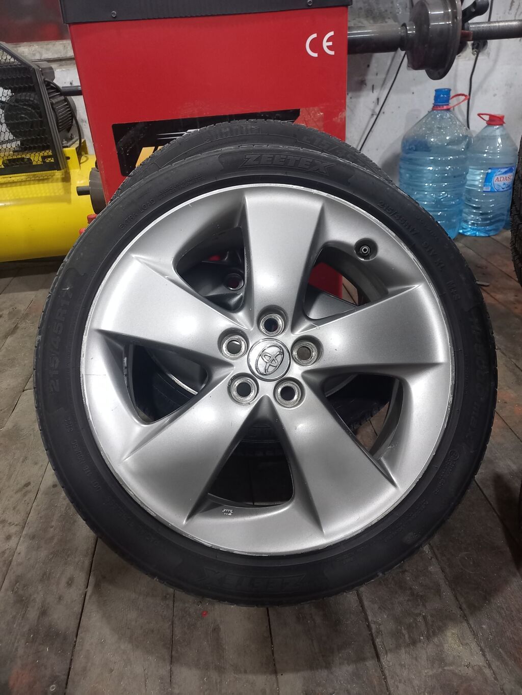 Toyota orijinal 17" yüngül lehimli disklər və Zeetex təkərləri dəsti — Diskləri, Xırdalan (2)