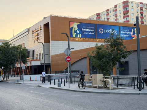 Satılır 2 otaqlı köhnə tikili 45 m² — Bakı
