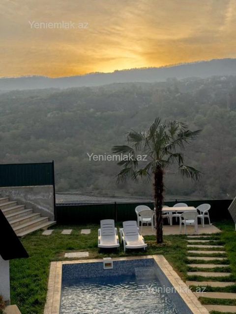 Günlük 3 otaqlı Həyət evi / Villa, 120 m², Quba — House, cottage, summer house