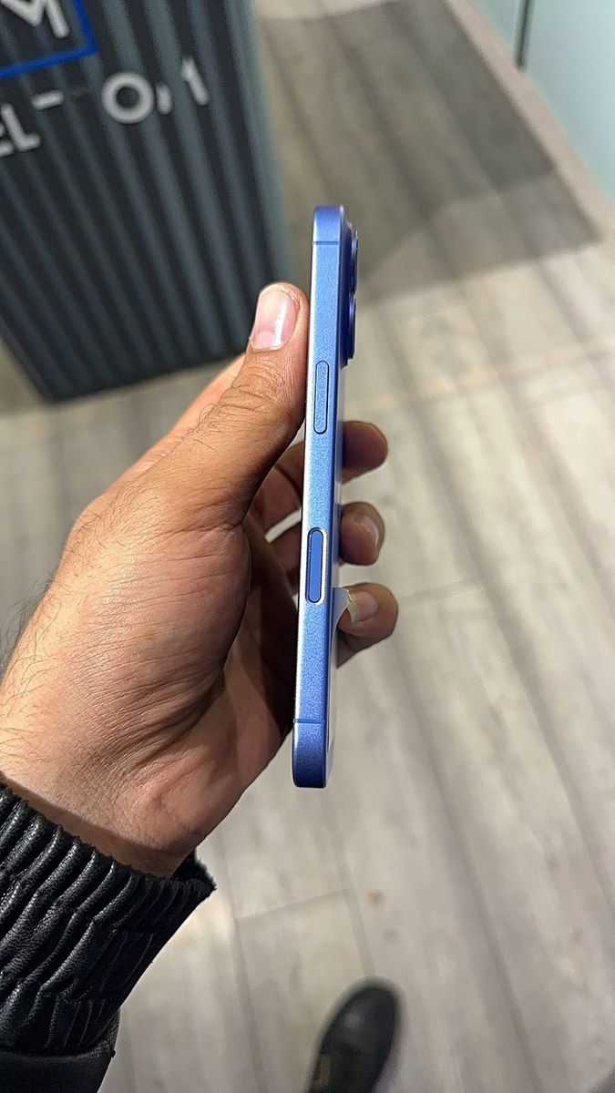 Apple iPhone 16 Ultramarine 128GB/8GB — Smartfonlar, Bakı (3)