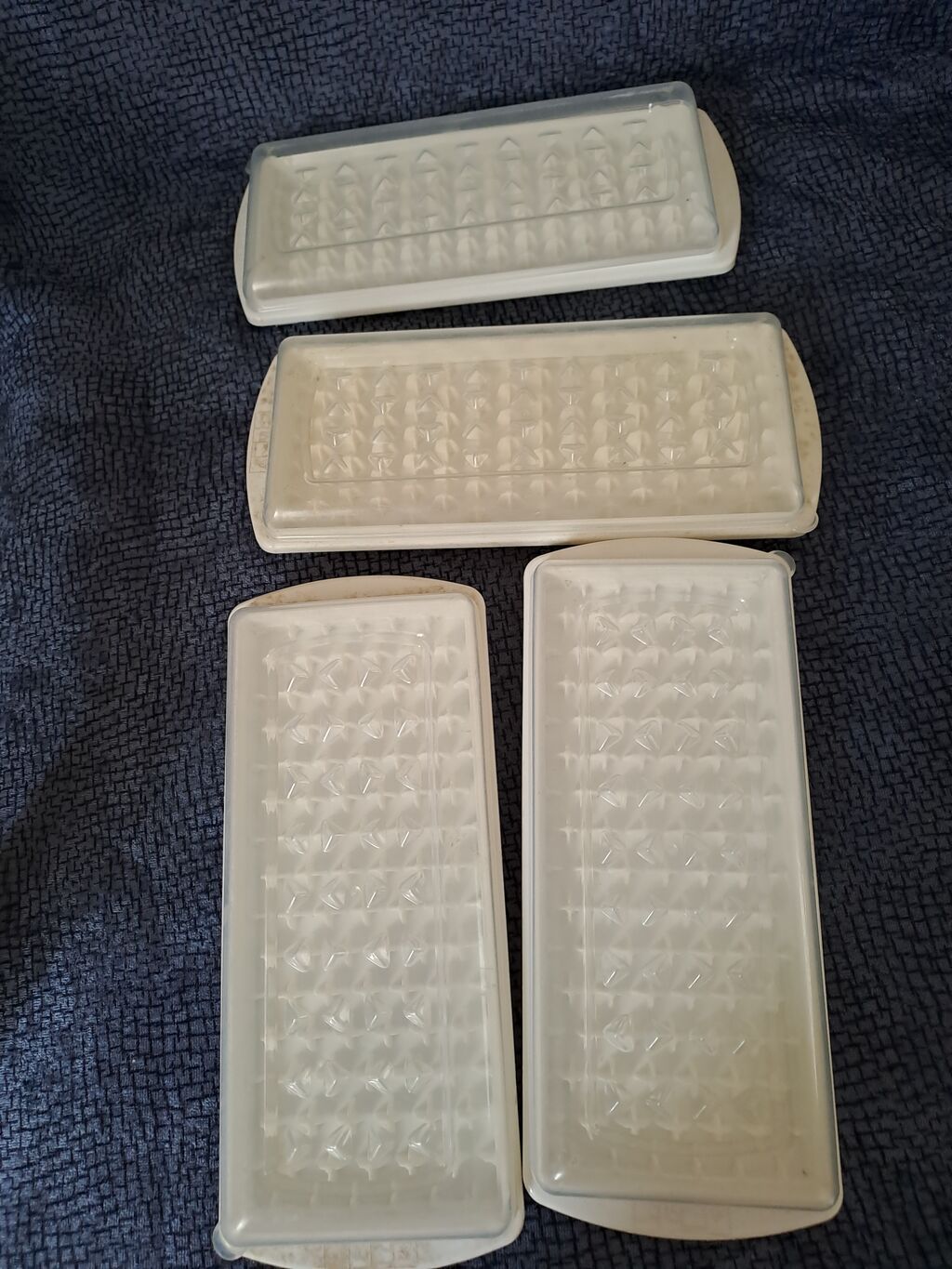 Yeni geldi yeni farmatda. soyuducuda. buz dolabina buz yigilan gablar — Qablar və mətbəx əşyaları, Bakı (4)