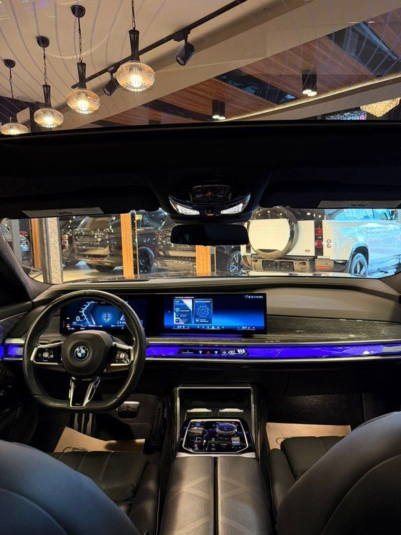 BMW i7 M70, 105.7 kWh, 2023 il, 13 000 km — Avtomobillər, Bakı (9)