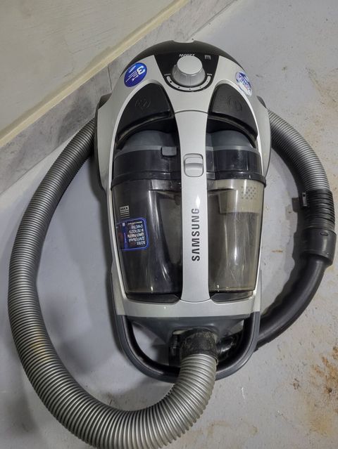 Samsung tozsoran – 2200W güc Xüsusiyyətlər: - Güclü 2200W mühərrik — Bakı