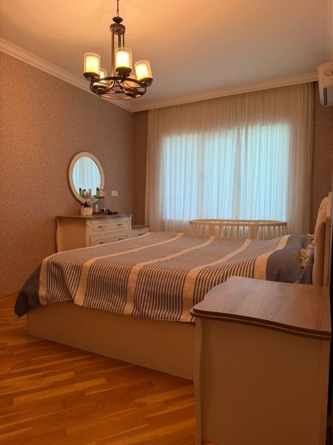 Satılır 3 otaqlı köhnə tikili 85 m² — Bakı