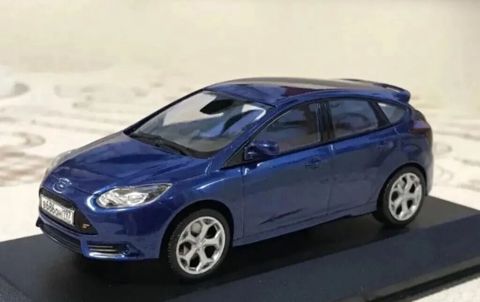 Məhsul: Ford Focus ST miqyasyla model avtomobil - Miqyas: 1:43 — Bakı