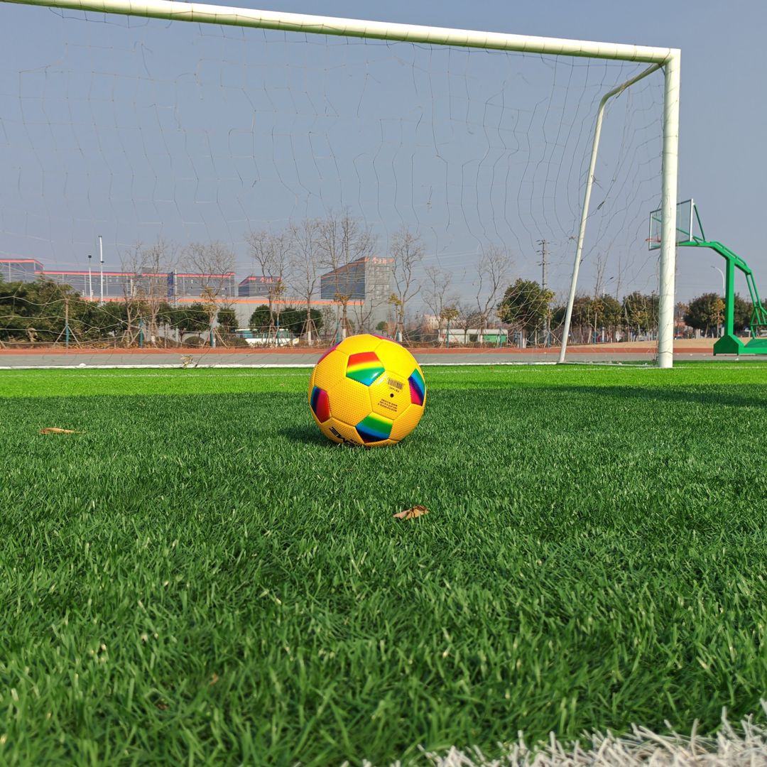 Futbol topu Qiwey, sarı, ölçü 5 — Mallar, Bakı (3)