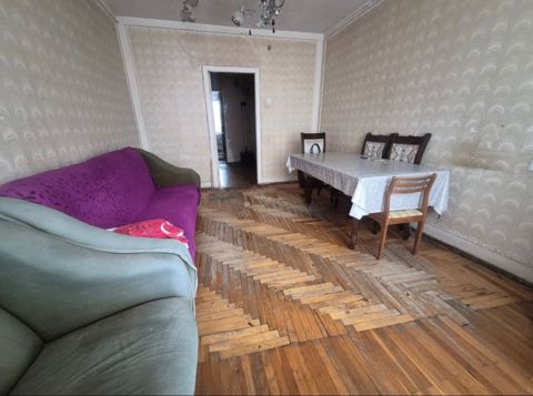 Satılır 4 otaqlı köhnə tikili 100 m² — Bakı