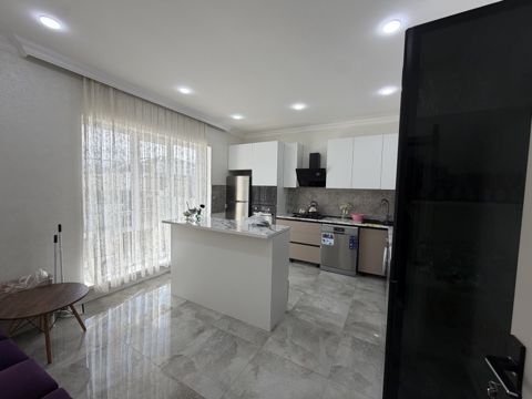 Satılır 4 otaqlı həyət evi/bağ evi 100 m² — Bakı